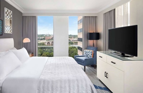 North Rosslyn Hotel | Georgetown Views | Fitness Center. Great Events