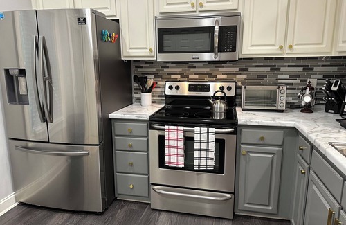 Athens Casa | Georgia Dawg House! Game weekend, business travel, this condo has it all!