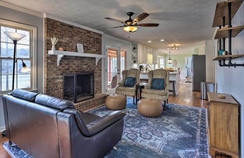 Conyers Casa | Georgia Lakefront Getaway: Dock, Fire Pit!