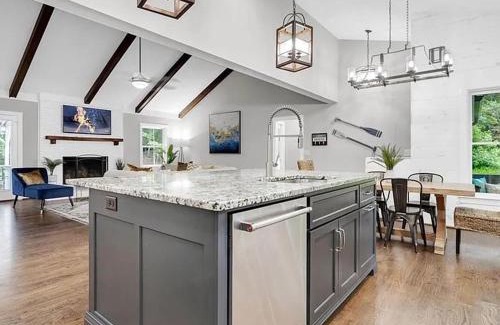 Flowery Branch Casa | Georgia Lakeside Getaway with Private Pool