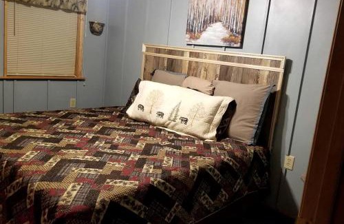 Claxton Casa | Georgia's Family-Friendly Octagon Cabin Getaway in Claxton