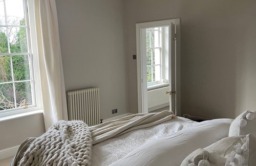 Birch Otro | Georgian Farmhouse in the rural English countryside, less than 1hr from London