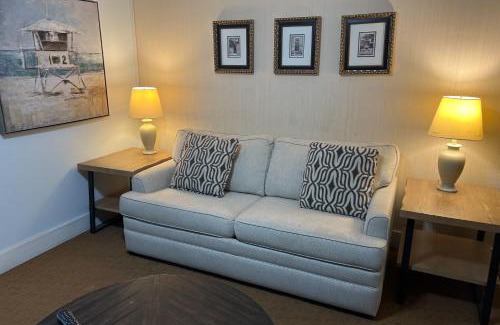 Savannah Beach Hotel | Georgianne Suite Six