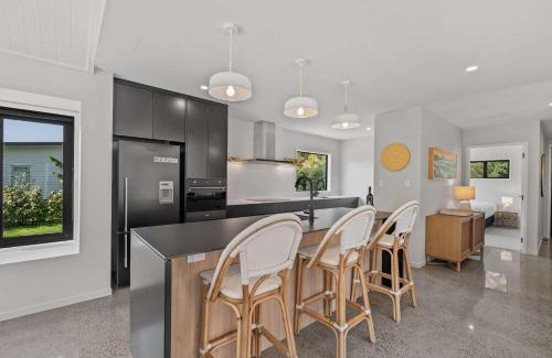 Tutukaka Casa | Georgie's Toots House