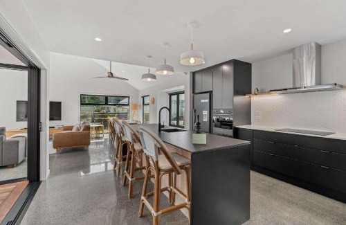 Tutukaka Casa | Georgie's Toots House