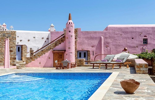 Engarai Villa | Georgilas Cave House