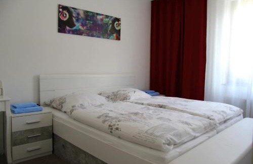 Mitte Apartamento | Geräumige 4 Zimmer Wohnung an den Kaiserthermen