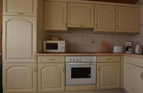 Kroepelin Apartamento | Geräumige Ferienwohnung mit Garten in Brusow, cleaning included