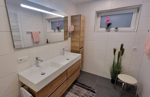 Wegscheid Apartamento | Amplio apartamento en planta baja (70 m2) con piscina y terraza.
