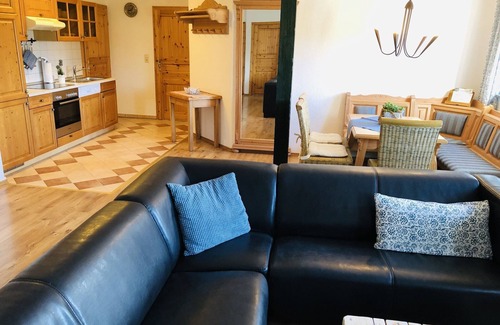 Dargun Apartamento | Geräumige Wohnung en Dargun con piscina