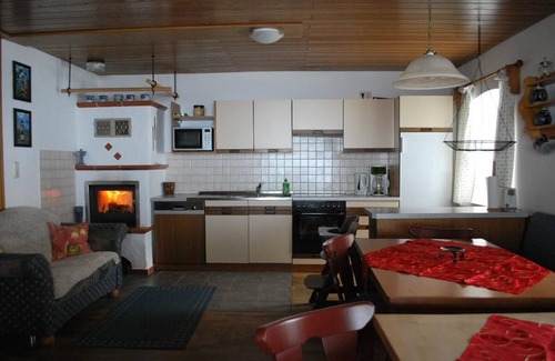 Neuschoenau Apartamento | Geräumiges Ferienhaus in idyllischer Lage, mit Badeweiher