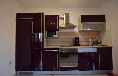 Liznjan Casa | Geräumiges Ferienhaus mit Großer Überdachter Terrasse. Ideal für Große Familien