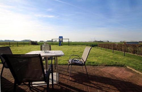 Dornum Apartamento | Geraeumige Ferienwohnungen mit eigener Terrasse, Neßmersiel