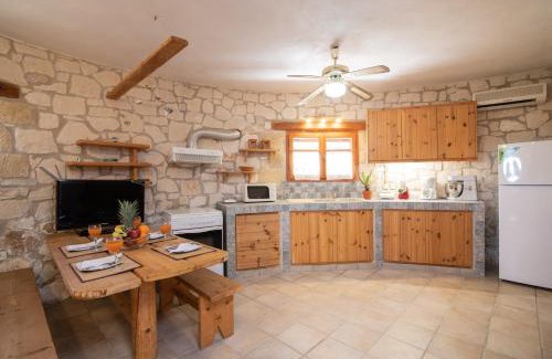 Ano Vasilikos Casa | Gerakomylos Stone House