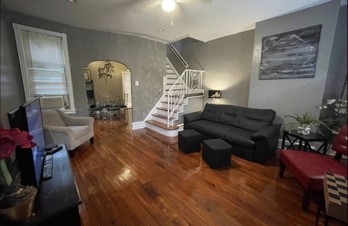 Northwest Philadelphia Casa | Germantown Gem 2 bd home