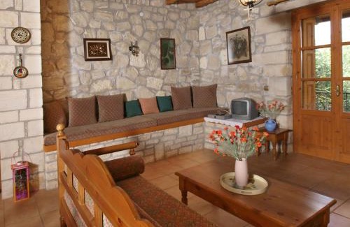 Stavromenos Casa | Gerolakos Country Houses