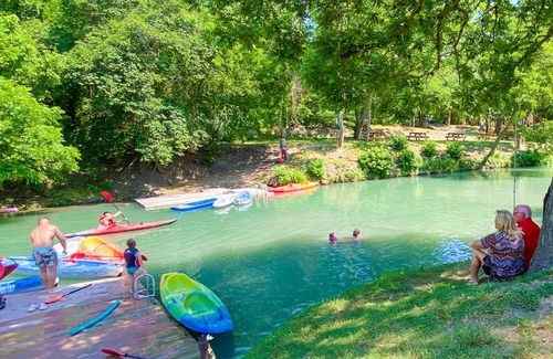 Seguin Casa | Geronimo Creek Retreat Getaway Cabin #7