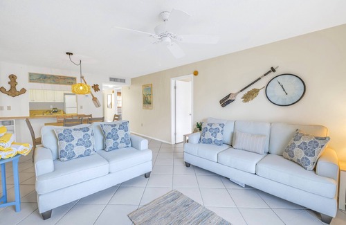Siesta Key Condominio | Gertrude's Siesta | Bayside Unit, Balcony, Private-Beach, Heated Pools, Pickle, Hot-tub, Tennis!