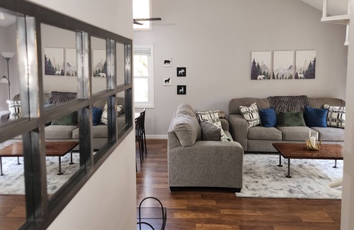 Ozone Condominio | Get away from it all at the Tranquil Mountain Escape 🏞 Newly Remodeled