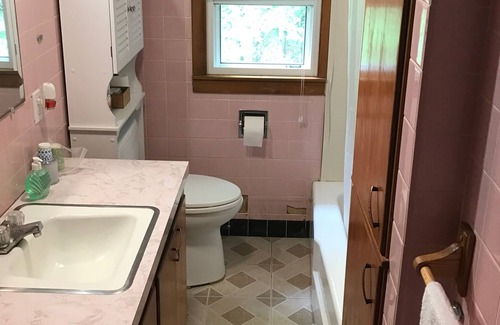 Gilmanton Cabaña | ¡Aléjese del ajetreo relajándose en el lago! Rancho de 3 habitaciones.