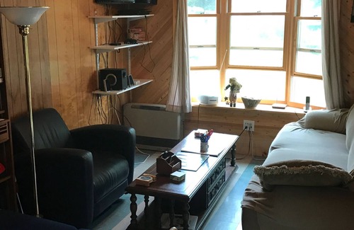 Gilmanton Cabaña | ¡Aléjese del ajetreo relajándose en el lago! Rancho de 3 habitaciones.