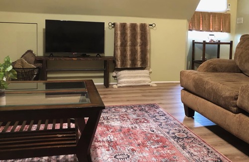Bonita Apartamento | Get away from the hustle and bustle of the day. Stay at The Loft in San Dimas