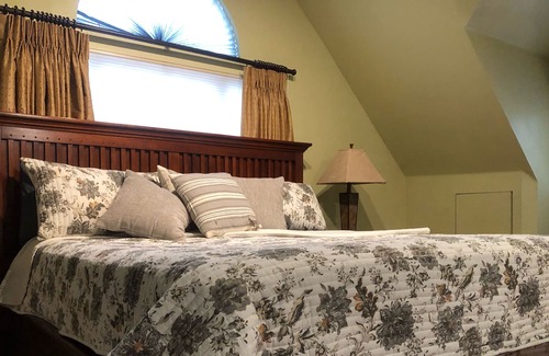 Bonita Apartamento | Get away from the hustle and bustle of the day. Stay at The Loft in San Dimas