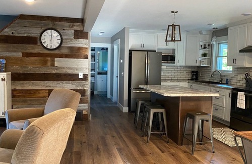 Traverse City Casa | Get away to the Traverse City area, private setting great location.