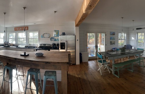 Georgetown Cabaña | Get back to easy living! Walk to the beach, relax on the rocks. Dogs welcome