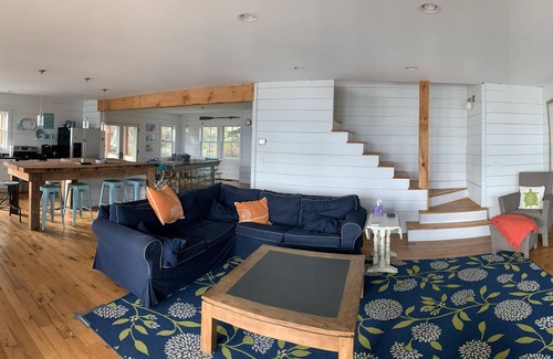 Georgetown Cabaña | Get back to easy living! Walk to the beach, relax on the rocks. Dogs welcome