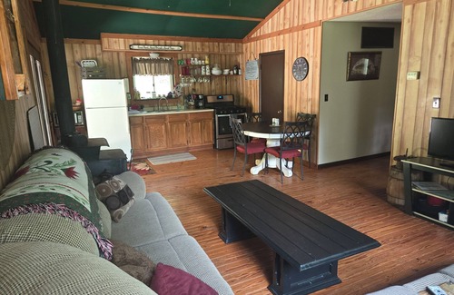 Cuba Cabina | Regrese a la naturaleza en Three Pine Cabin