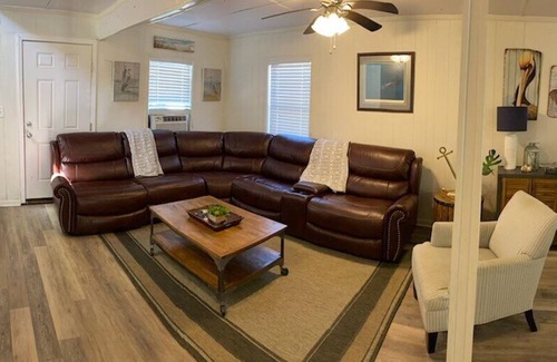 Venice Alquiler De Eote | Get Bent Lodge - A Cypress Cove, Venice La houseboat WITH STARLINK WIFI!