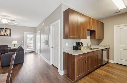 Tifton Apartamento | Get comfortable and enjoy plenty of extra room at this spacious place