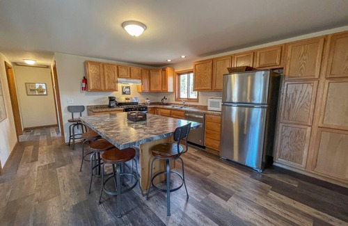 Tofte Casa | Get cozy in this quaint, cozy cottage in the woods!