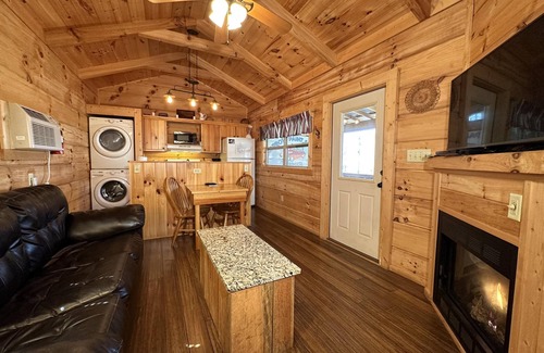 Candler Cabina | Obtener N Luckey, - privado, con bañera de hidromasaje, chimenea, romántico, con vistas, WiFi gratis
