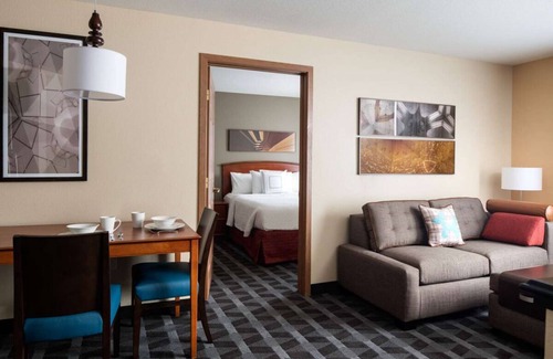 Renton Complejo | Get Ready for a Blissful Getaway! Near Gene Coulon Memorial Beach Park