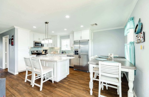 Surfside Beach Casa | Get Your Beach Retreat On at The Blue Crab!
