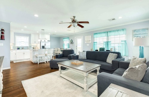 Surfside Beach Casa | Get Your Beach Retreat On at The Blue Crab!