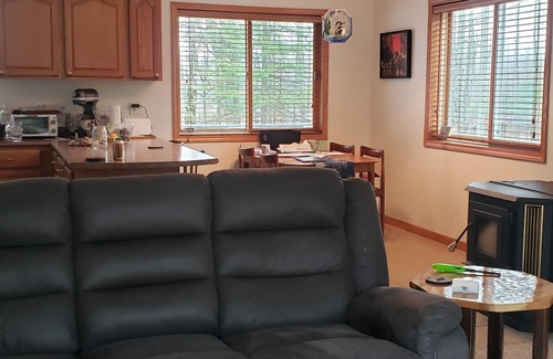 Big Bay Cabina | Get your "U.P" on with this perfect woodsy home near all kinds of fun