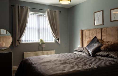 Rotherham Apartamento | Getaway Accommodation with Pool Table and Jacuzzi!