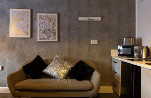 Rotherham Apartamento | Getaway Accommodation with Pool Table and Jacuzzi!