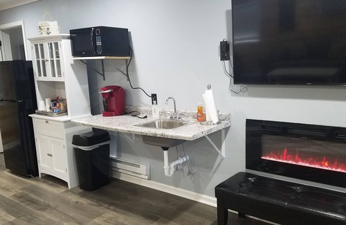 Fontanet Apartamento | Escapada en el país / Hermoso condado de Parke / Gran bañera de hidromasaje y mucho más.