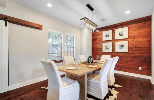 Eastside Promise Neighborhood Casa | Getaway Nr Dt River Walk Bbq Yard Pet Games
