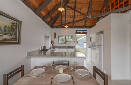 Onemana Cabaña | Getaway - Onemana Holiday Chalet
