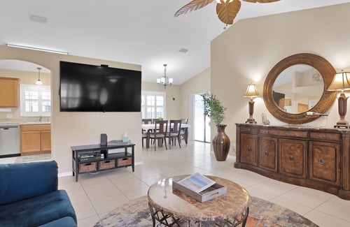 Sebastian Highlands Casa | 🍹🌞 Getaway Paradise! Heated Pool, TV Patio, Fenced, Wifi, Near Beaches!