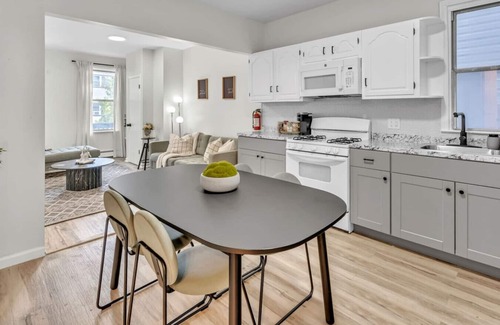 Hackensack River Waterfront Apartamento | Getaway Private Bed Near Trans/NYC/EWR