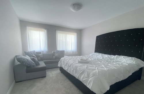 Welland Casa | Getaway spot in Welland, ON - Niagara Falls