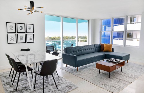 La Gorce Hotel | Getaway Suite w/ Spectacular Bay Views & Spacious Kitchen