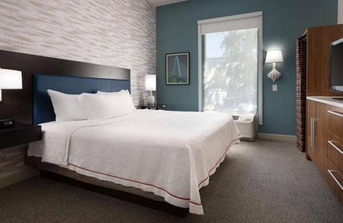 North Charleston Hotel | Getaway to Charleston Bliss! Outdoor Pool, Free Parking and Free Hot Breakfast