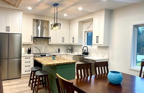 Miller Lake Cabaña | Getaway with newly built cottage which is just 20 mins away from Tobermory!